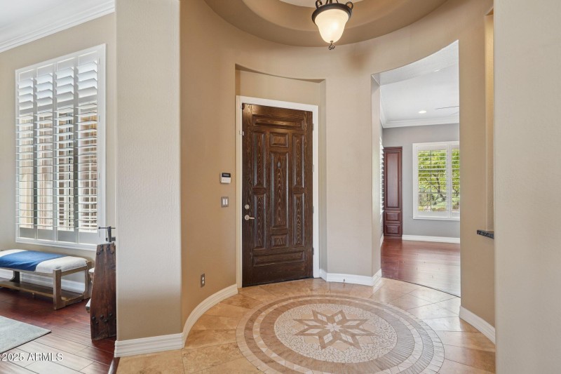 5-web-or-mls-W Shinnecock Way-S1209-006