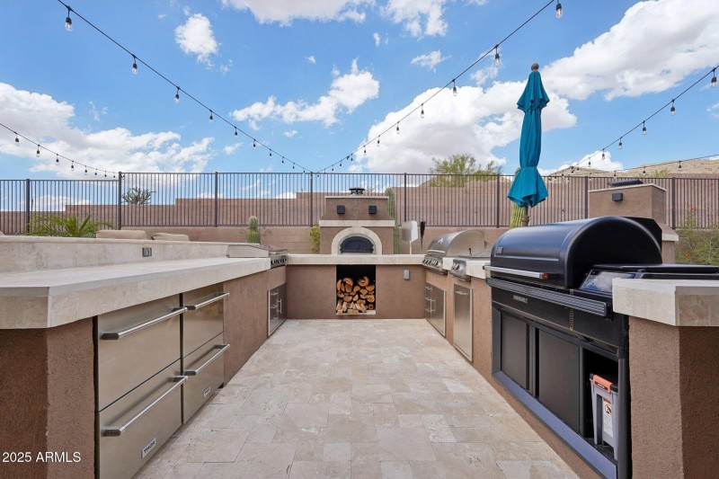 46-web-or-mls-W Shinnecock Way-S1209-048