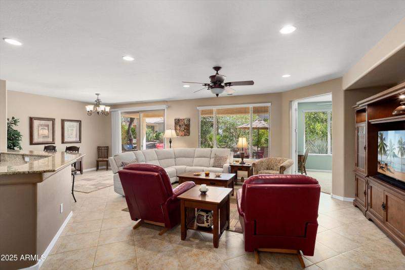 06-26833 W Irma Ln