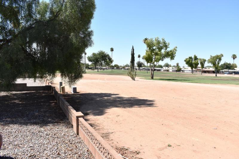 BACKYARD AND GOLF ACCESS