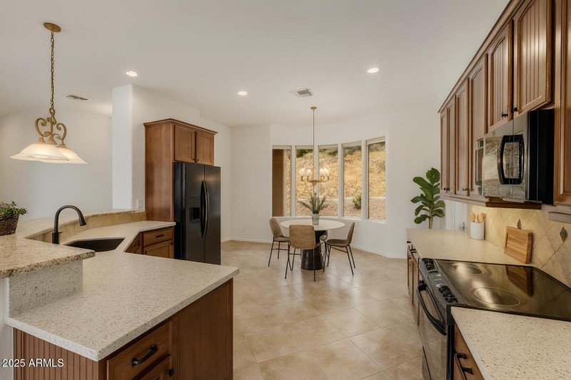 5AEBF709-0F37-44E7-A916-E2D0EBD17BFC