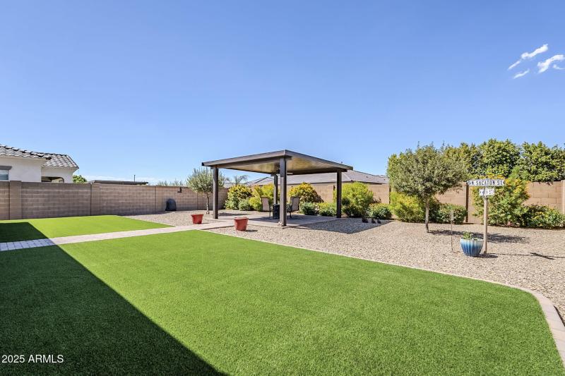 Large Lot - Room for Pool