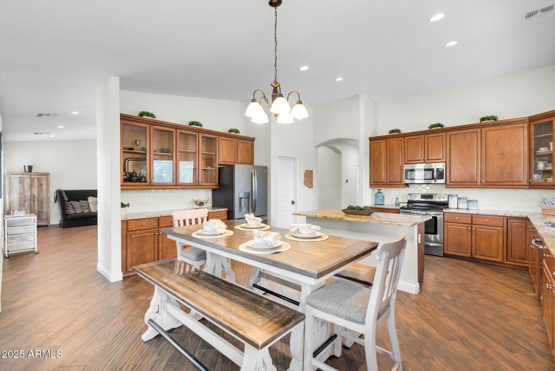 17-web-or-mls-21718 E Cherry Wood Dr-17