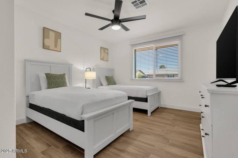 7c5ff0ee-d15f-4bbc-a365-42bb0268e368