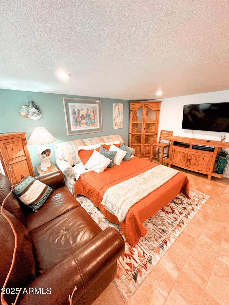 5ABC2DD4-55F3-487A-941C-F0CCB09BA9BD