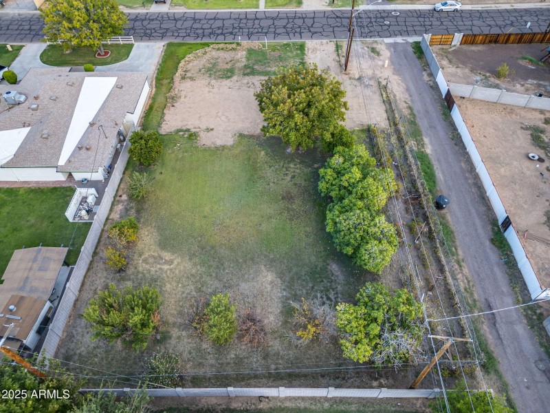 21-web-or-mls-5704 N 11th Ave--21