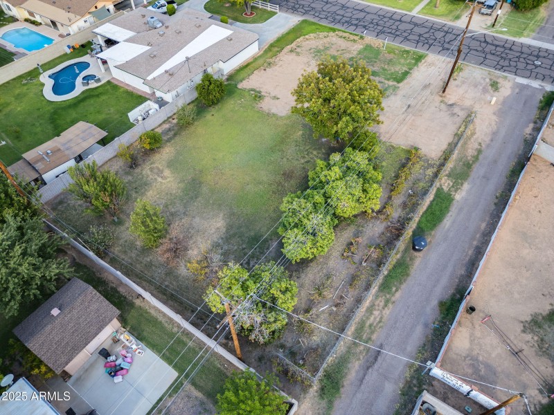 22-web-or-mls-5704 N 11th Ave--22