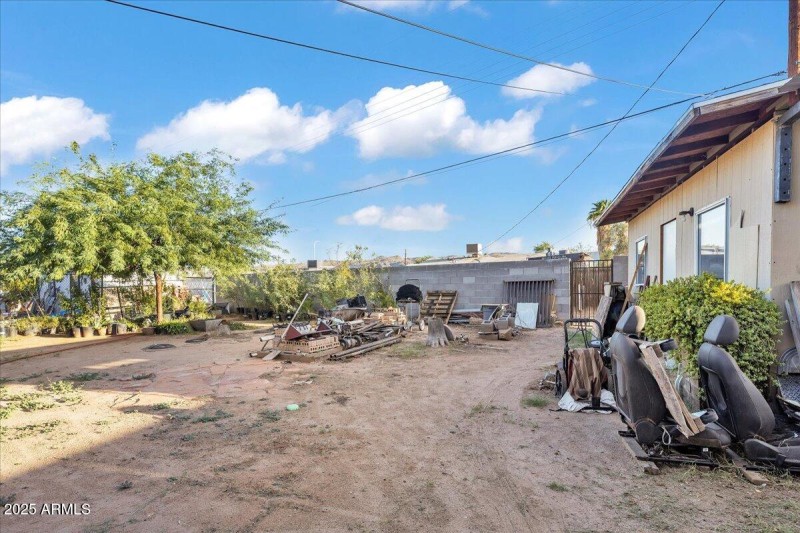 22-1837_E_Pleasant_Ln22