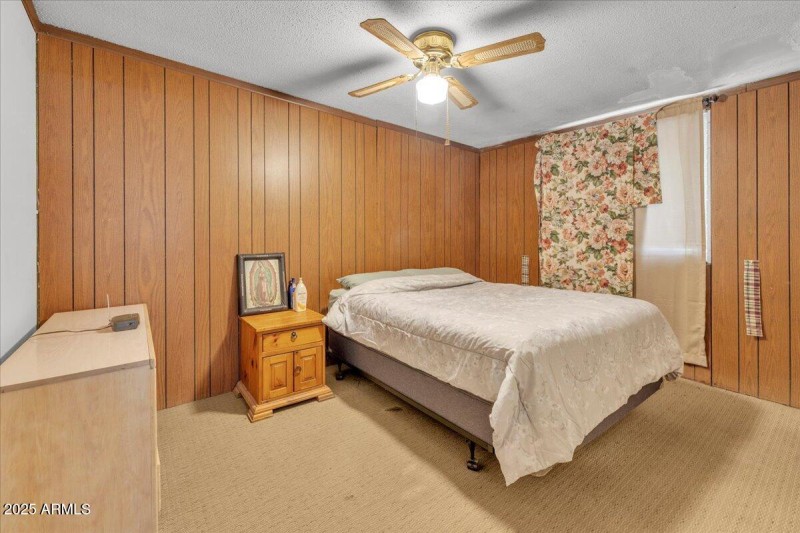 15-1837_E_Pleasant_Ln15