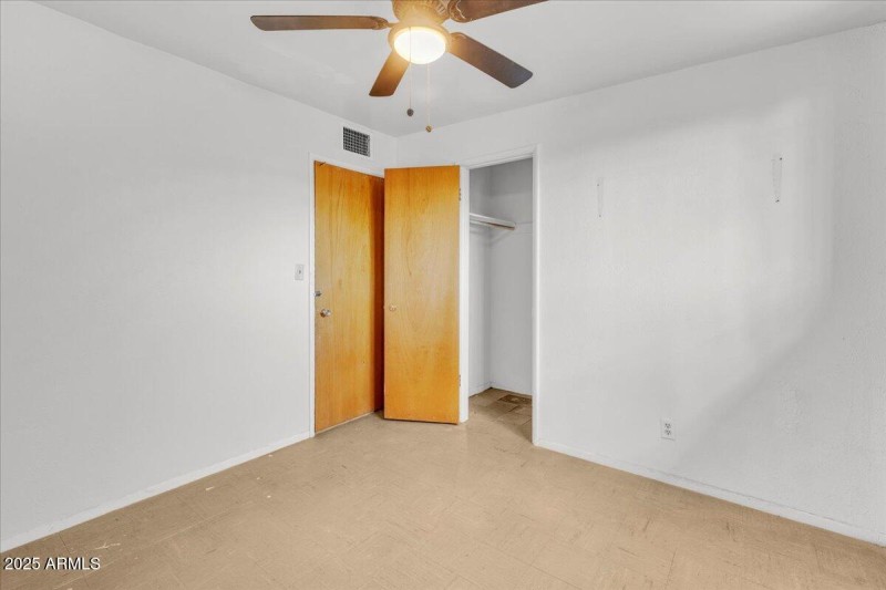 14-1837_E_Pleasant_Ln14