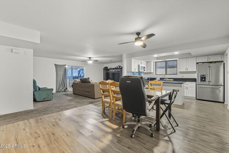 large-019935a7-3f04-71fd-9232-c036e56c7a