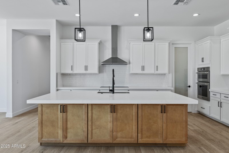 3933 E Freeman Ln-14