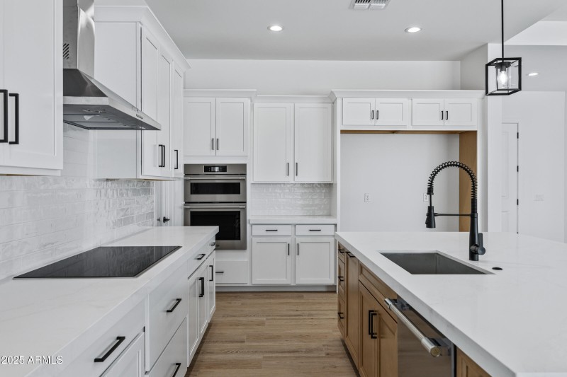 3933 E Freeman Ln-18