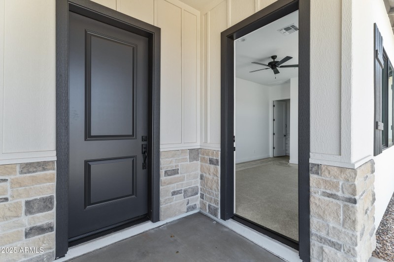 3933 E Freeman Ln-27