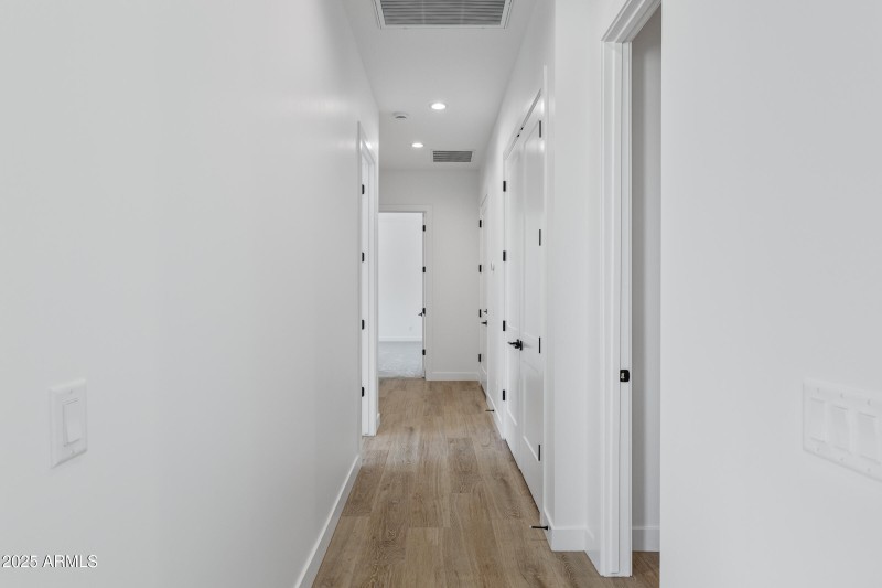 3933 E Freeman Ln-29