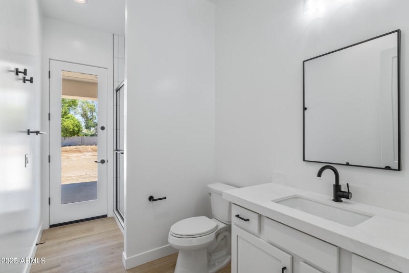 3933 E Freeman Ln-37