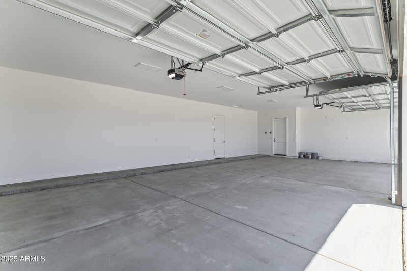 3933 E Freeman Ln-48