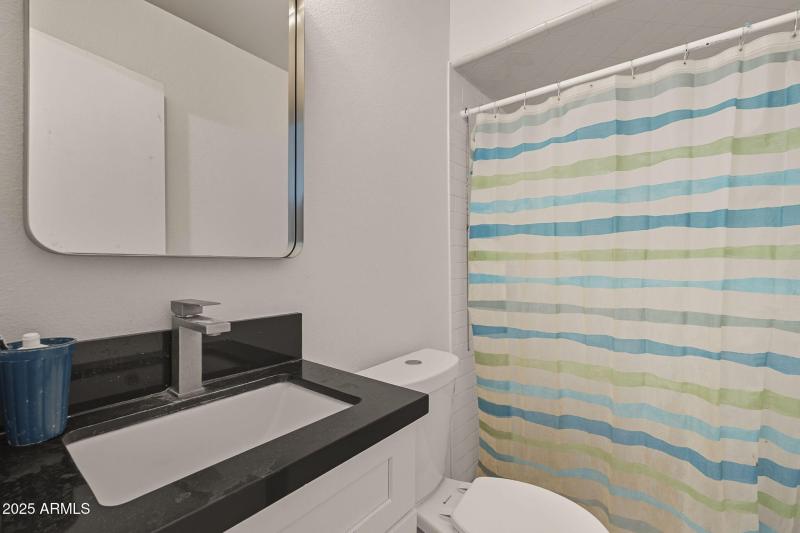 large-019935a7-44af-70c5-b33a-ff729a8810