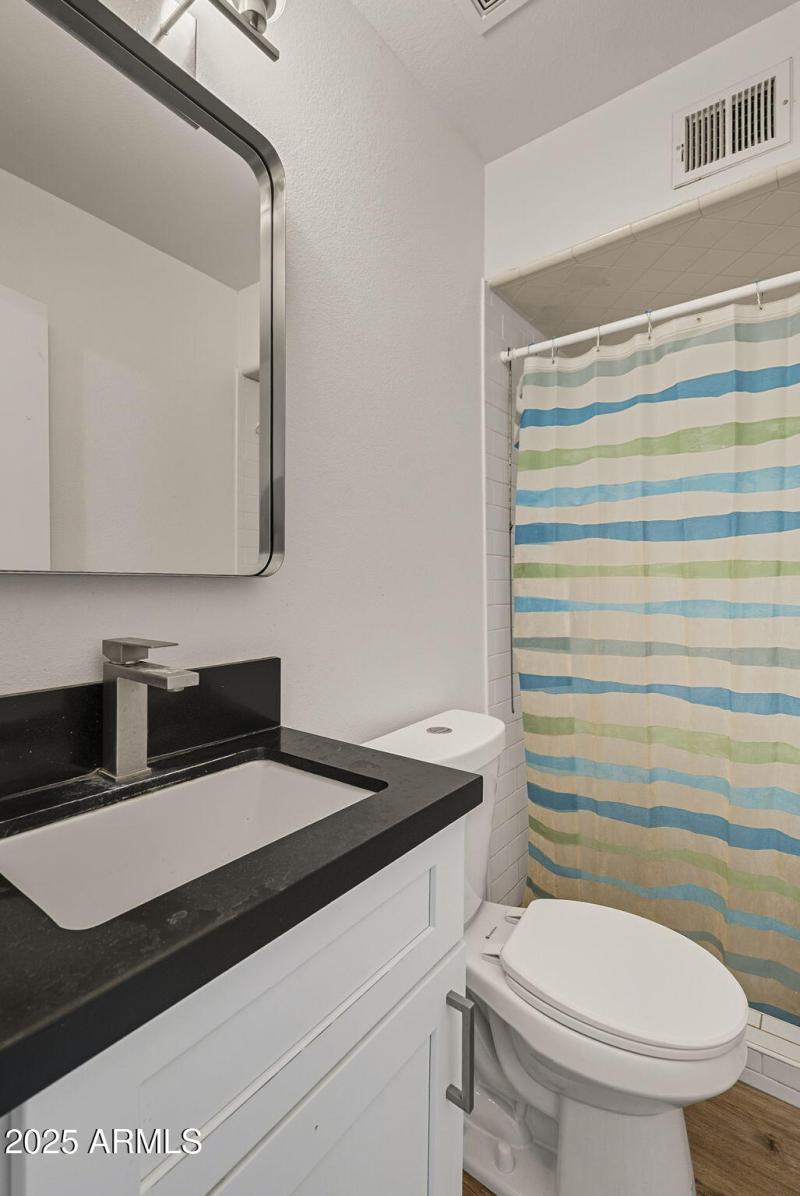 large-019935a7-44f3-72c4-ae6b-8643d63008