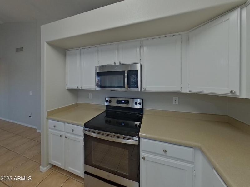 9_pc_JgPMHcwsYU_aiaufHxsbZ_layout_0