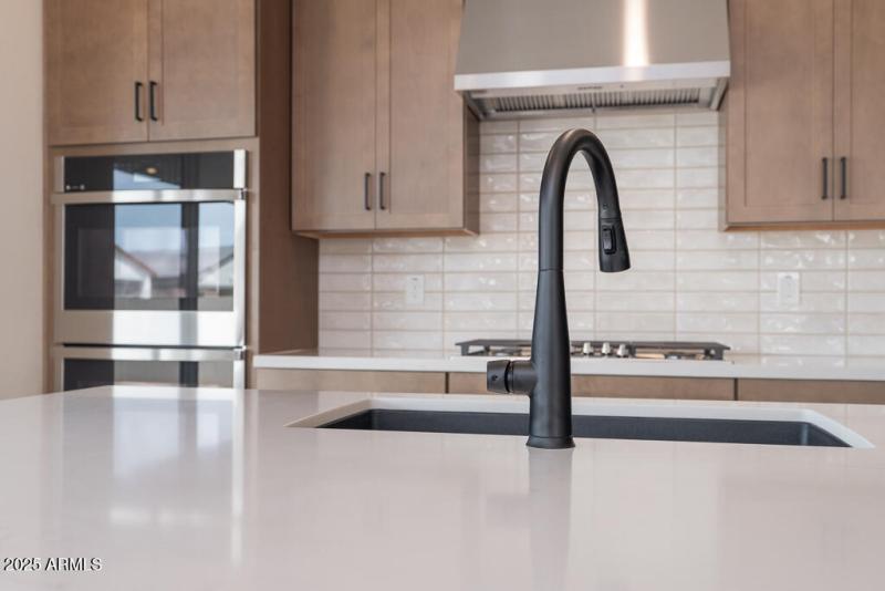 Tri Pointe Waterston Central 282 - Kitch