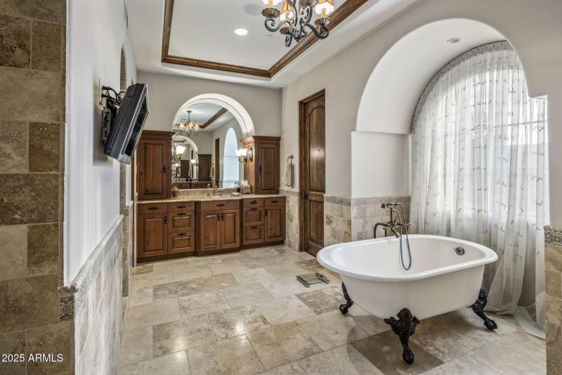Spacious primary bath