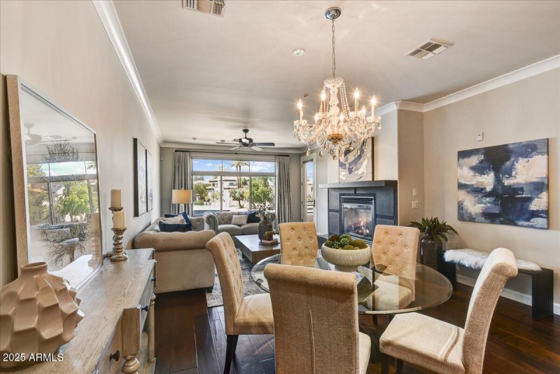 10-Dining to Family Room