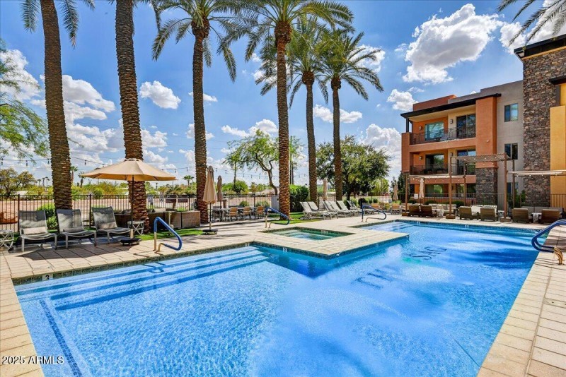 33-Community Pool_Spa