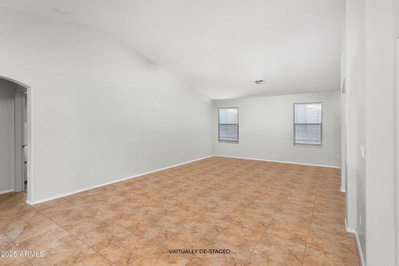 44355WOsterDr-19-2-VirtuallyDe-Staged