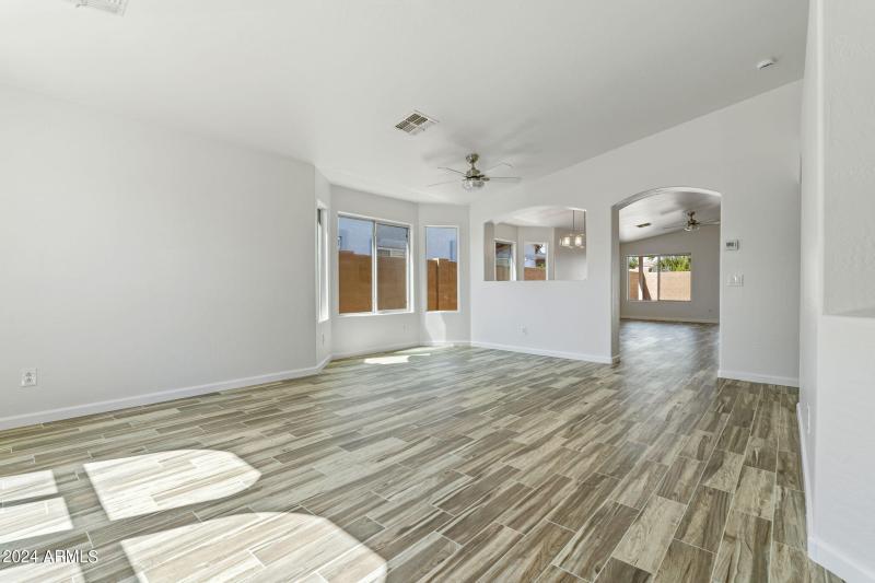 7-web-or-mls-Done Interior-26