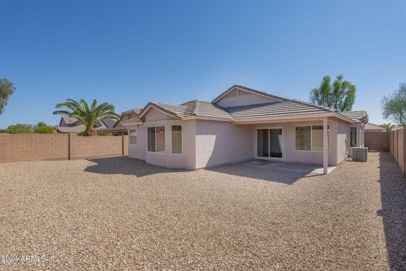 50-web-or-mls-Exterior JH-3