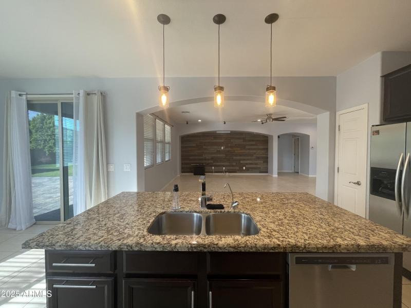 294BA82B-D123-4370-A595-2494E4C95CC6