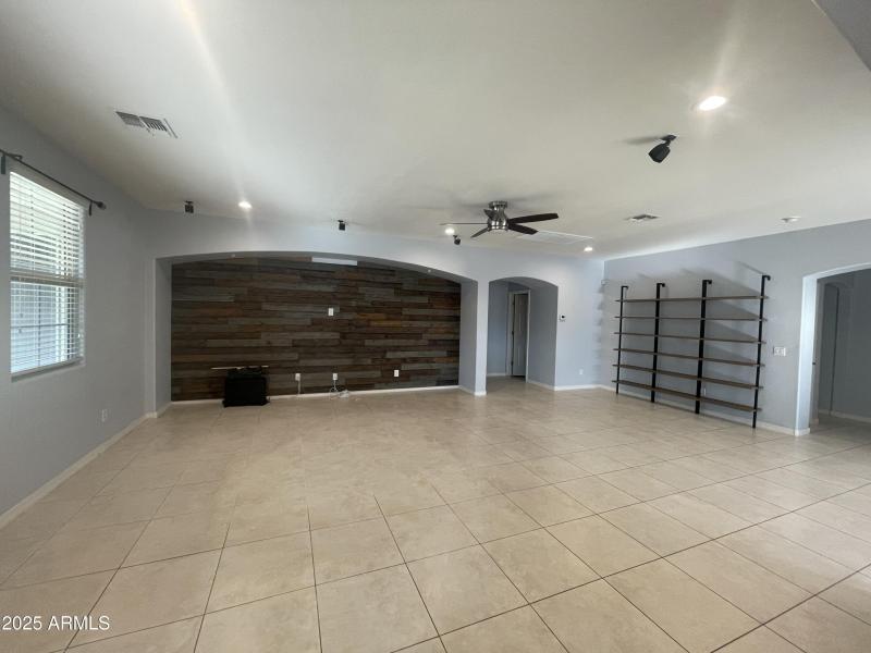 4F0D34BF-1C7A-4B82-AEC1-EF66FC87F811