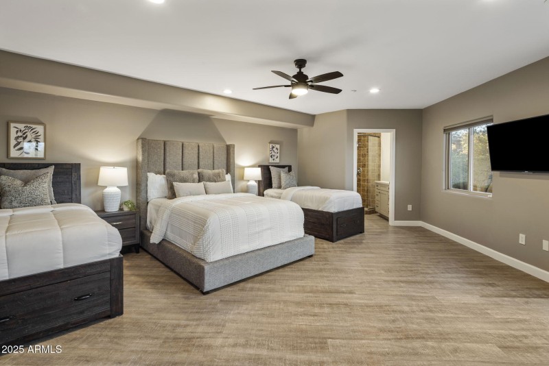 Downstairs XL bedroom