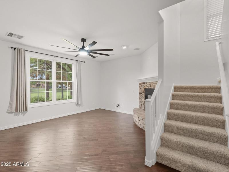 large-019940ae-f320-707a-90d9-0cf5974c5e