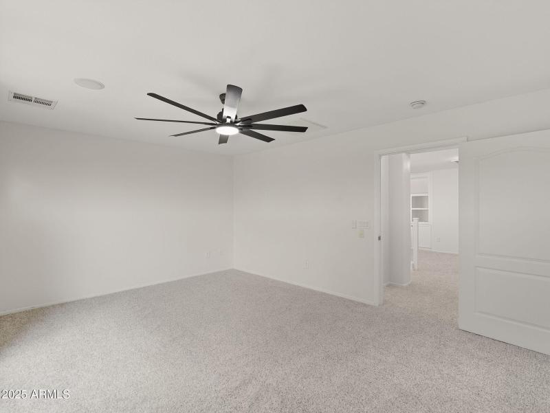 large-019940ae-f41c-7267-8e3f-644f6f508f