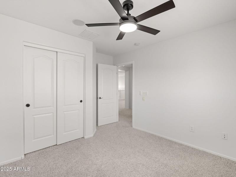 large-019940ae-f61b-7344-911e-65f2dde530