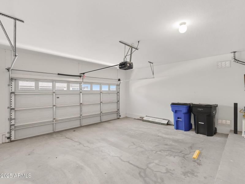 large-019940ae-f7b1-701a-a448-bc13d6bf52