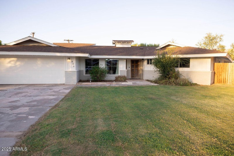 LeslieShillPhoto-ShillSunsetHouseExterio