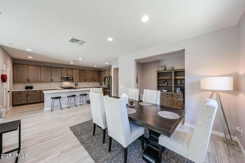 20250312165432175281000000-o