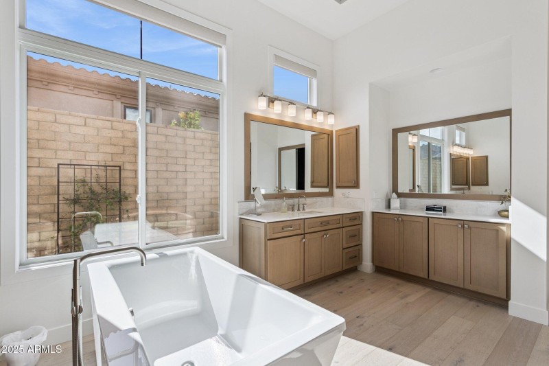 34-web-or-mls-12885-e-rosewood-dr