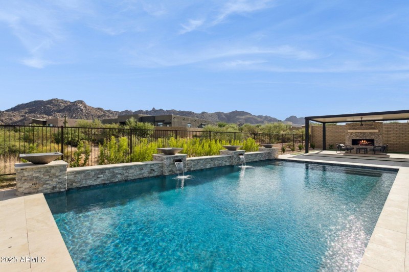 60-web-or-mls-12885-e-rosewood-dr