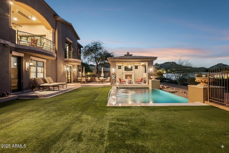 Resort Style Pool-5738-n-32nd-pl