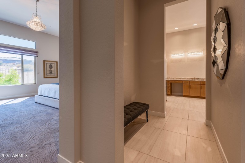 Primary bedroom / en suite entrance