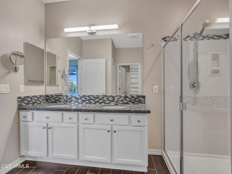 Updated Dual-Sink Bathroom