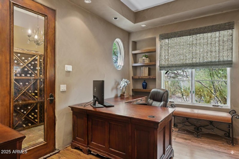 Home office-5738-n-32nd-pl