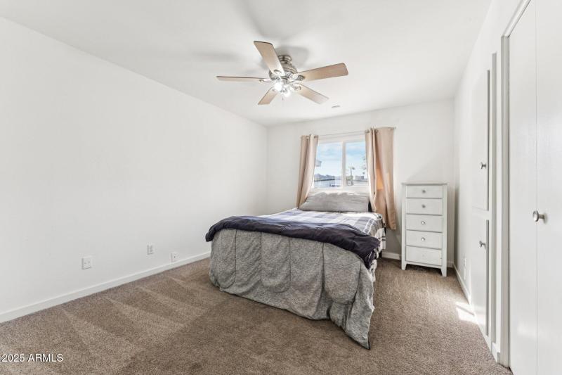 9832 bedroom_2