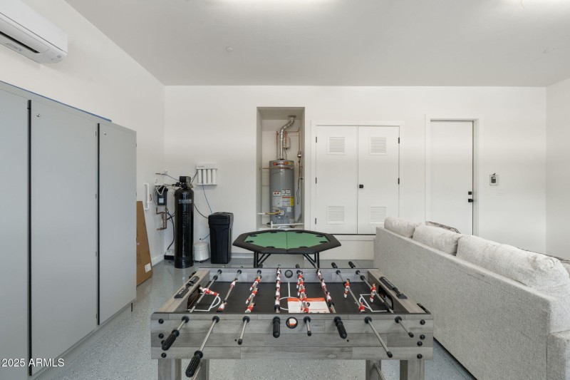 Garage or Game Room 4