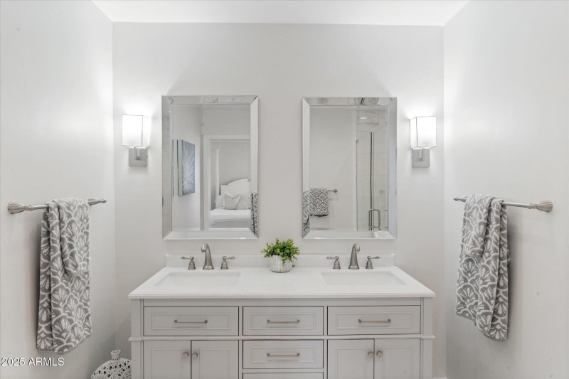 Ensuite Bathroom 2 Double Vanity