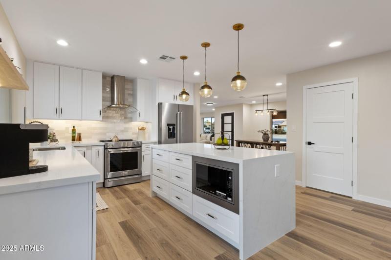 19-web-or-mls-15034-n-54th-st